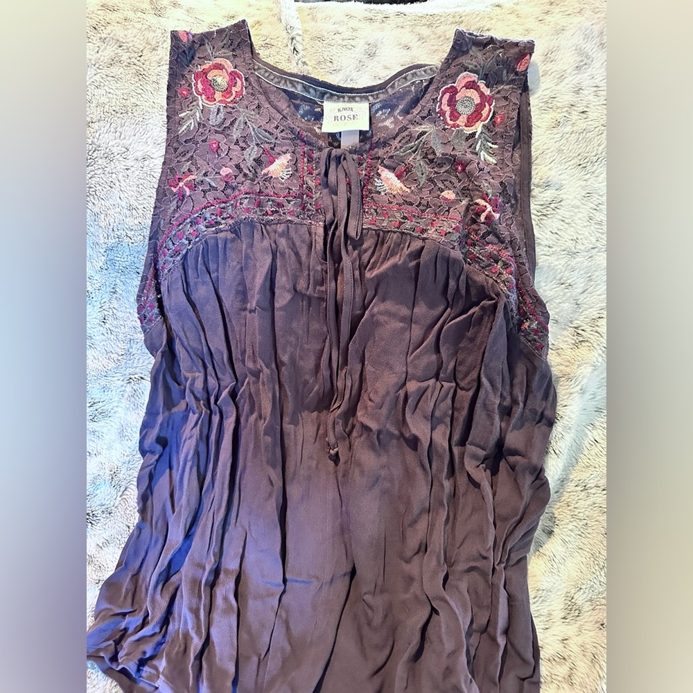 Knox Rose dusty purple embroidered tank top